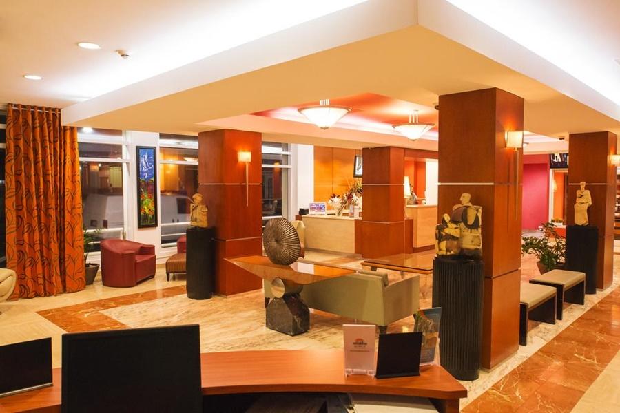 Courtyard By Marriott San Juan Miramar Hotel Екстериор снимка